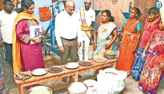 மாநிலத்தில் முதன்மை முன்னோடி முயற்சியாக மகளிர் சுய உதவிக் குழுவினரின் மசாலா பொருட்கள் காலை உணவு திட்டத்துக்கு பயன்படுத்தி அசத்தல்