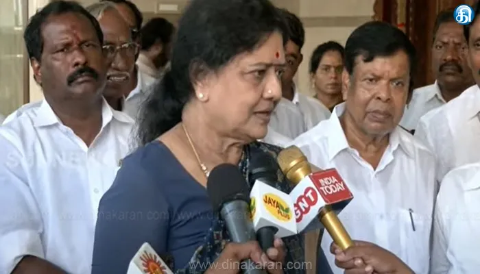 அதிமுக தற்போது சரியாக இல்லை: வி.கே.சசிகலா விமர்சனம்