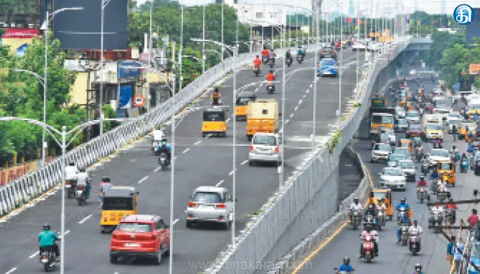 பல்லாவரம் மேம்பாலம் அருகே போக்குவரத்து நெரிசலை தவிர்க்க 3 வழித்தடமாக சாலை விரிவாக்கம்: நெடுஞ்சாலைத்துறை நடவடிக்கை