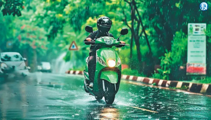 மழைக்காலம்… மின்சார வாகனம் வைத்திருப்போரே உஷார்.! சார்ஜ் செய்யும் போது அதிக கவனம் தேவை..