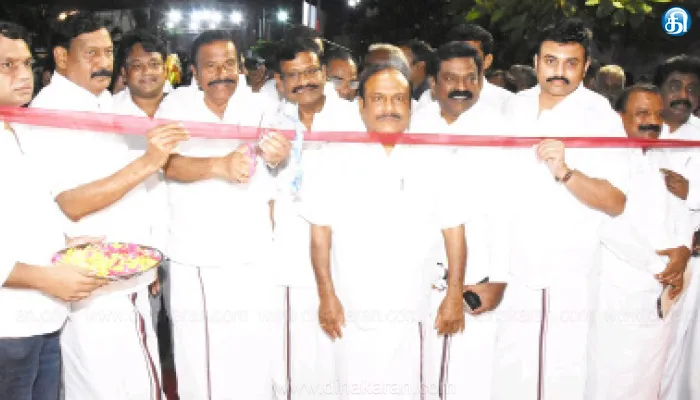 மீஞ்சூரில் முன்னாள் அமைச்சர் க.சுந்தரம் படத் திறப்புவிழா: அமைச்சர்கள், எம்பி, எம்எல்ஏக்கள் பங்கேற்பு