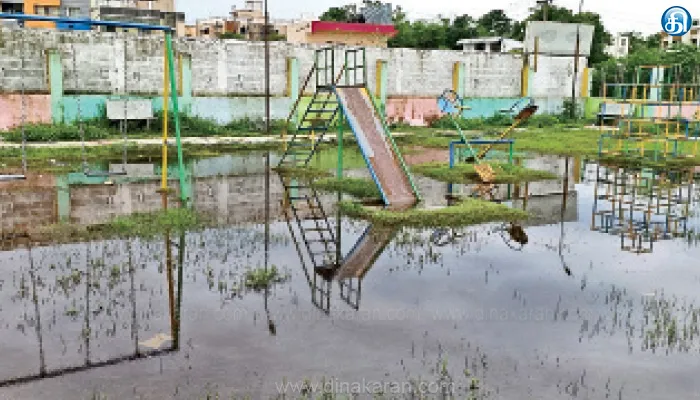 மறைமலைநகர் ஸ்ரீவாரி நகரில் சிறுவர் பூங்காவில் தேங்கிய மழைநீர்: நடவடிக்கை எடுக்க பொதுமக்கள் கோரிக்கை