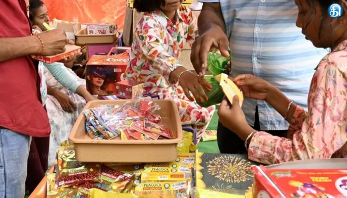 விருதுநகர் மாவட்டம் சிவகாசியில் ரூ.6,000 கோடிக்கும் மேல் பட்டாசுகள் விற்பனை