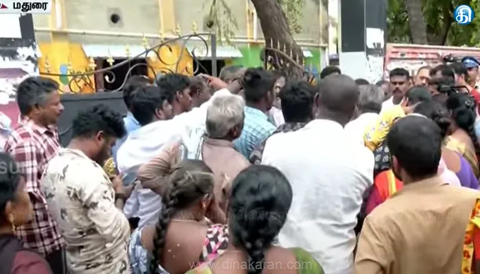 மாடியில் இருந்து தவறி விழுந்து பள்ளி மாணவன் படுகாயம்: தொடக்கப் பள்ளியை முற்றுகையிட்டு உறவினர்கள் போராட்டம்