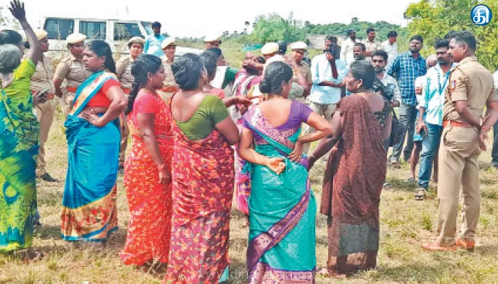 பாண்டூர் கிராம பாலாற்றில் ஆழ்துளை கிணறு அமைக்க மீண்டும் எதிர்ப்பு: போலீசார் – பொதுமக்கள் இடையே தள்ளுமுள்ளு