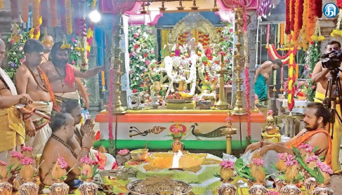 திருச்செந்தூர் முருகன் கோயிலில் கந்த சஷ்டி விழா யாகசாலை பூஜைகளுடன் துவக்கம்: கடலில் புனித நீராடி பக்தர்கள் விரதம்