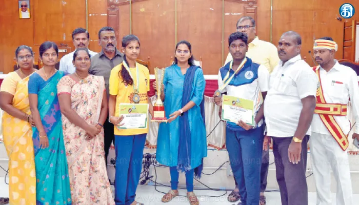 முதலமைச்சர் கோப்பை போட்டிகளில் மாநில அளவில் சாதித்த வீரர்களுக்கு பாராட்டு