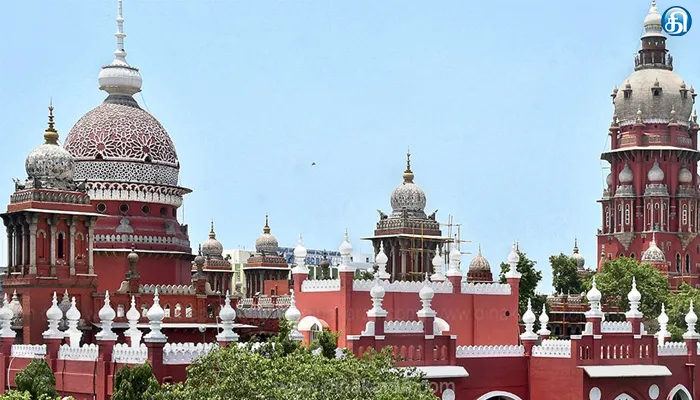 யானைகள் வழித்தட வனப்பகுதியில் சட்டவிரோதமாக மண் எடுப்பதை தடுக்க எடுத்த நடவடிக்கைகள் என்ன? – அறிக்கை தாக்கல் செய்ய அரசுக்கு ஐகோர்ட் உத்தரவு