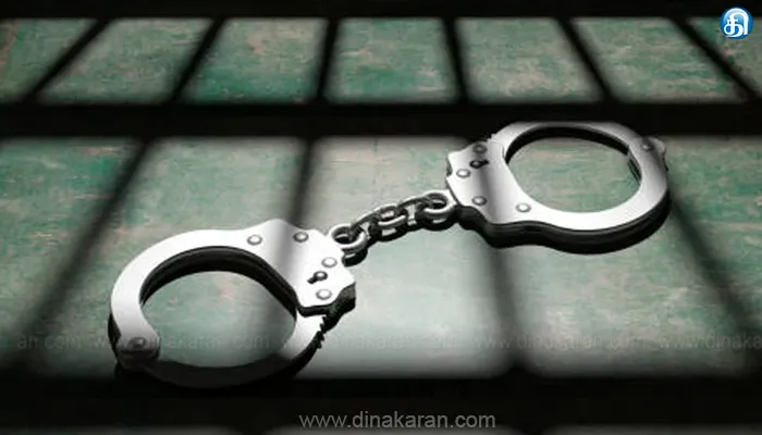 குடிக்க பணம் தராததால் ஆத்திரம் வாலிபரின் உதட்டை கடித்து துப்பிய சித்தப்பா