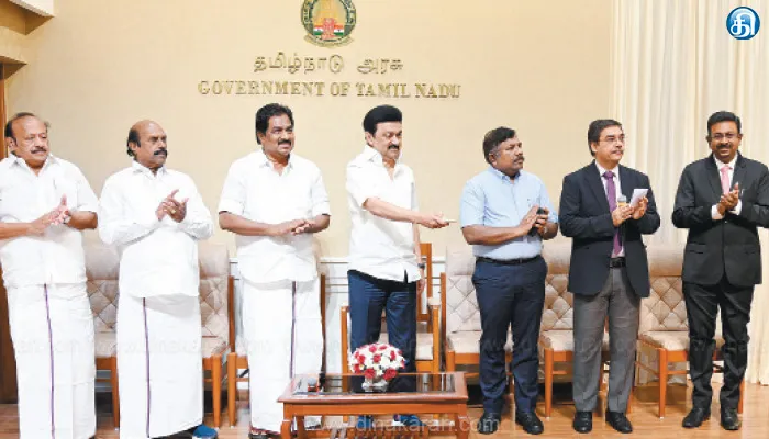 ரூ30.27 கோடியில் கட்டப்பட்டுள்ள 17 சார்பதிவாளர் அலுவலக கட்டிடங்கள்: முதல்வர் மு.க.ஸ்டாலின் திறந்து வைத்தார்
