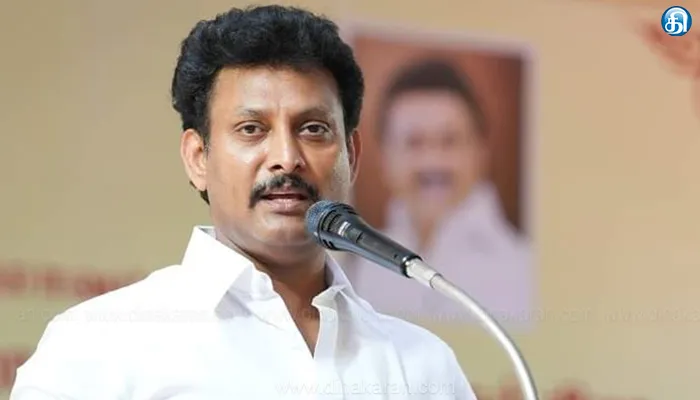 பெரியவர்களைப் போலவே குழந்தைளுக்கும் உரிமை சுதந்திரம் இருக்கிறது: அமைச்சர் பேச்சு