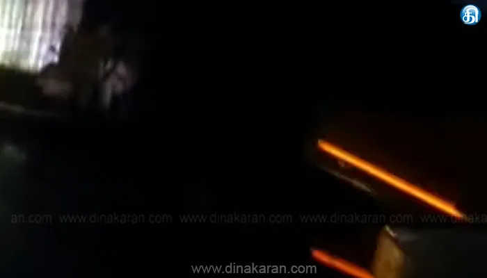 மேட்டுப்பாளையத்தில் மின்கம்பங்கள் விழுந்து போக்குவரத்து பாதிப்பு