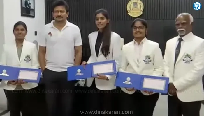 கேரம் வீராங்கனை காசிமாவுக்கு ரூ.1 கோடிக்கான காசோலையயை வழங்கினார் துணை முதல்வர்