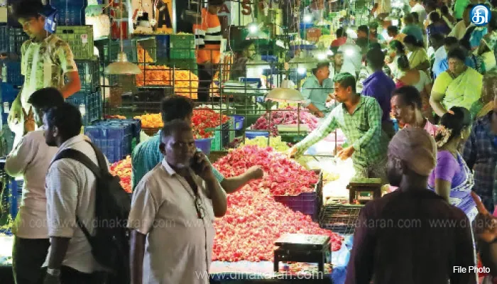 பனிப்பொழிவு, வரத்து குறைவால் கோயம்பேடு மார்க்கெட்டில் பூக்கள் விலை கடும் உயர்வு