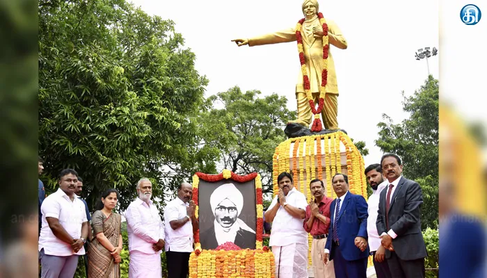 இந்தியத் திருநாட்டின் விடுதலைக்கு தொண்டு செய்த பாரதி வாழியவே! முதல்வர் பதிவு