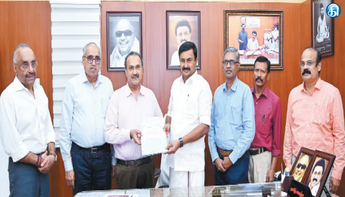 சென்னை சர்வதேச திரைப்பட விழாவிற்கு தமிழக அரசு சார்பில் ரூ.85 லட்சம் நிதியுதவி: அமைச்சர் மு.பெ.சாமிநாதன் வழங்கினார்