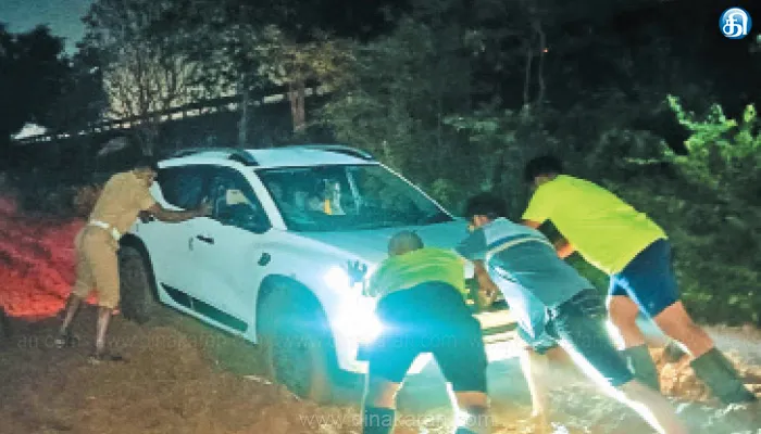 டாக்டர் தம்பதி சென்ற காரை குழியில் தள்ளிய கூகுள் மேப்: கைக்குழந்தையுடன் சேற்றில் சிக்கினர்