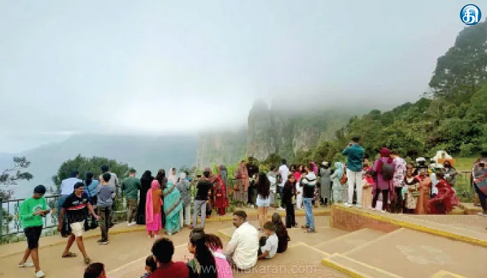 கொடைக்கானல், மூணாறில் வாட்டுது பனி நடுக்கும் குளிர்காலம் ஆரம்பம்