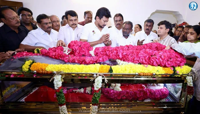 திமுக முன்னாள் எம்.பி. மரணம்: துணை முதல்வர் நேரில் அஞ்சலி