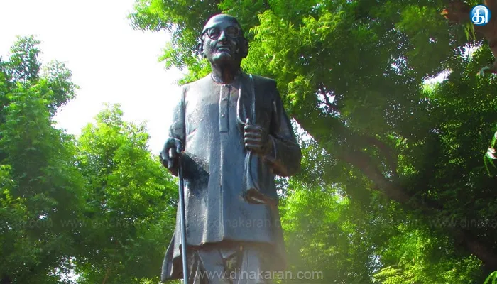 இராஜாஜியின் 146-வது பிறந்த நாளன்று அமைச்சர்கள் அவரது திருவுருவச் சிலைக்கு மாலை அணிவித்து மலர் தூவி மரியாதை