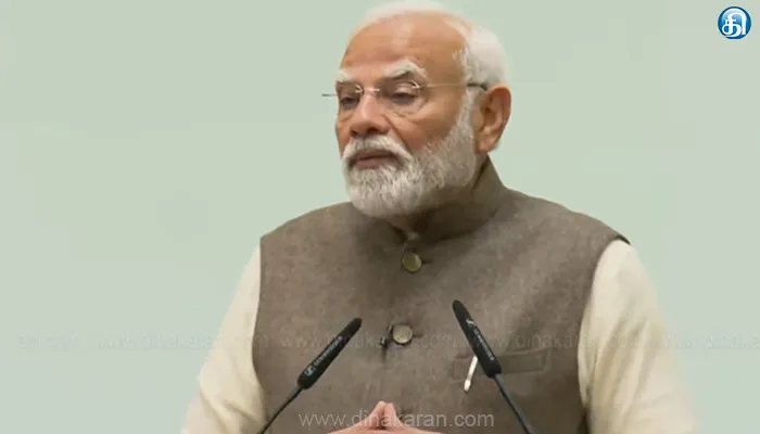 பாரதியாரின் 143வது பிறந்தநாளை ஒட்டி, டெல்லியில் அவரது படைப்புகளின் தொகுப்பை வெளியிட்டார் பிரதமர் மோடி