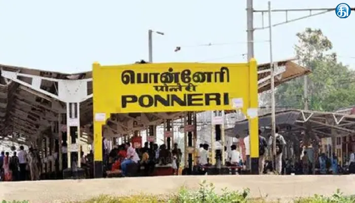 எண்ணூரில் ரயில் சேவை பாதிப்பு: பொன்னேரியில் இருந்து சென்னை வரும் ரயில்கள் ஒரு வழிப்பாதையில் இயக்கம்