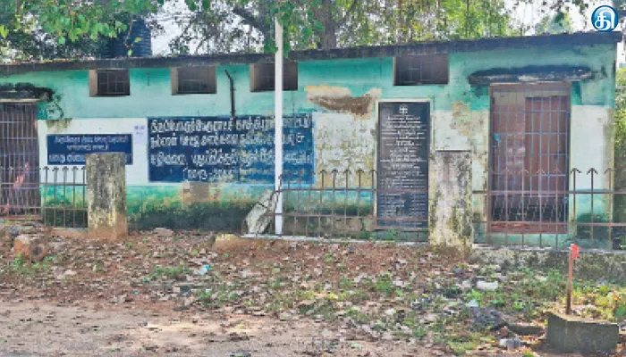 திருப்போரூர் பேரூராட்சியில் உள்ள கழிப்பறைகளை சீரமைக்க கோரிக்கை