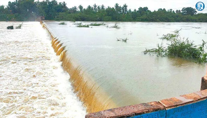 பூண்டி ஏரியில் வினாடிக்கு 1,000 கனஅடி உபரி நீர் திறப்பு: கொசஸ்தலை ஆற்றங்கரையோர மக்களுக்கு எச்சரிக்கை!