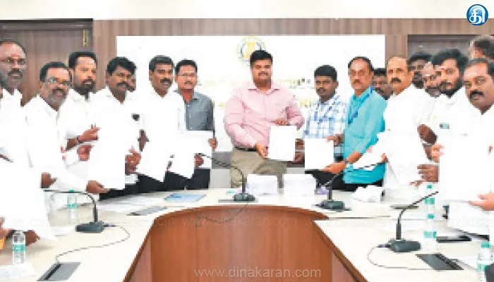 இறுதி வாக்காளர் பட்டியலை கலெக்டர் வெளியிட்டார் திருவள்ளூர் மாவட்டத்தில் 35,31,045 வாக்காளர்கள்: ஆண்களை விட பெண்கள் 53,468 பேர் அதிகம்