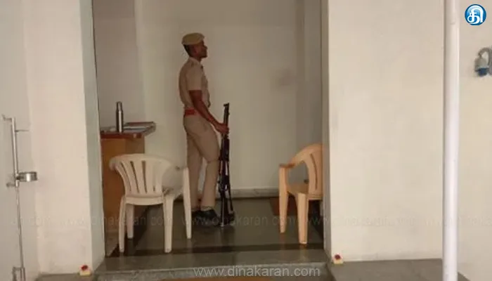 எடப்பாடி பழனிசாமியின் உறவினர் ராமலிங்கம் வீட்டில் 2-வது நாளாக வருமான வரி சோதனை