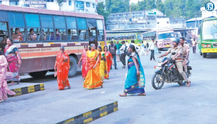 பஸ் நிலையங்கள், பள்ளி, கல்லூரிகள் அருகில் குற்ற தடுப்பு ரோந்து படையினர் தீவிர கண்காணிப்பு