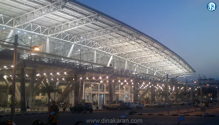உடைமைகள் வராததால் விமானநிலையத்தில் பயணிகள் தவிப்பு