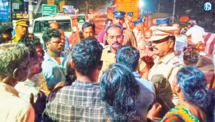 சிகிச்சை குறித்து தகவல் தெரிவிக்காத அரசு மருத்துவமனை முன் மக்கள் சாலை மறியல்: போலீசார் சமரசம்