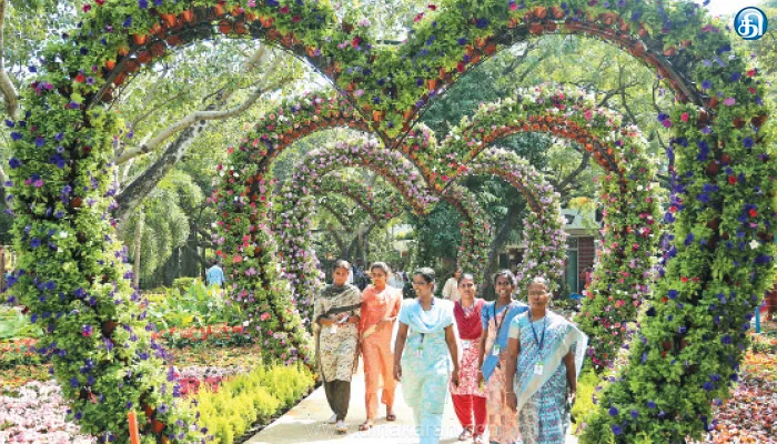 செம்மொழி பூங்காவில் மலர் கண்காட்சி ஒரு லட்சம் பார்வையாளர்களை கடந்தது