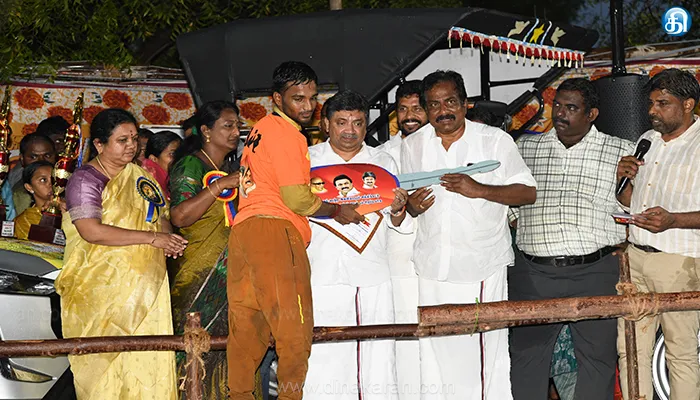 Avaniyapuram, jallikattu