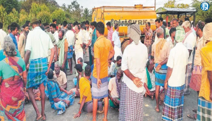 கல்லை போட்டு முகத்தை சிதைத்து தண்ணீர் லாரி உரிமையாளர் கொடூர கொலை: உறவினர்கள், மக்கள் சாலை மறியல்