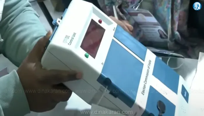 ஈரோடு கிழக்கு இடைத்தேர்தல்; வாக்கு எந்திரங்களில் பதிவான வாக்குகளை எண்ணும் பணி தொடக்கம்!