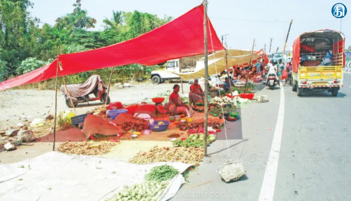 ஈரோடு-சத்தி 4 வழிச்சாலையில் செயல்படும் வாரச்சந்தைக்கு மாற்று இடம் அமைத்து கொடுக்கப்படுமா?