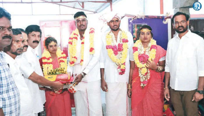 வையாவூர் பிரசன்ன வெங்கடேச பெருமாள் கோயிலில் இரு ஜோடிகளுக்கு இலவச திருமணம்