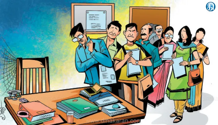 ரயில் ஒட்டுநர்கள், ஸ்டேஷன் மாஸ்டர்கள், தொழில்நுட்ப வல்லுநர்கள் உட்பட ரயில்வேயின் பிரதான பிரிவுகளில் ஆயிரத்திற்கும் மேற்பட்ட பணியாளர்கள் பற்றாக்குறை