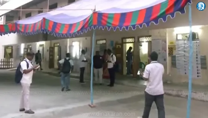 ஈரோடு கிழக்கு சட்டமன்ற தொகுதி இடைத்தேர்தல் வாக்குப்பதிவு தொடங்கியது