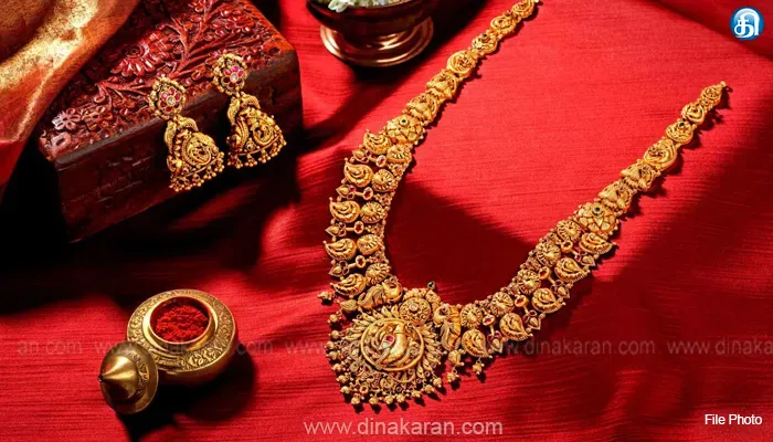 வரலாற்றில் முதன்முறையாக தங்கம் விலை உச்சம் பவுன் ரூ.63,000ஐ தாண்டியது: கவலையில் நடுத்தர மக்கள்; 2 நாட்களில் பவுனுக்கு ரூ.1600 உயர்வு