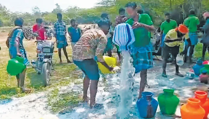 விக்கிரவாண்டி அடுத்த கஞ்சனூரில் சட்ட விரோதமாக ரசாயன கள் தயாரித்து விற்பனை: தடுத்து நிறுத்தி அழித்த பனையேறிகள்