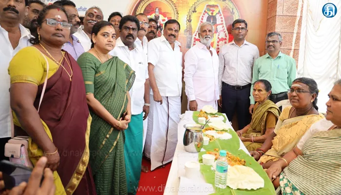 புழல், அருள்மிகு திருமூலநாதசுவாமி திருக்கோயிலில் அன்னதானம் வழங்கும் திட்டத்தை அமைச்சர் சேகர்பாபு தொடங்கி வைத்தார்!