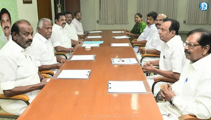 அதிமுக பொதுச்செயலாளர் எடப்பாடி பழனிச்சாமி கட்சியின் மூத்த நிர்வாகிகளுடன் ஆலோசனை..!!