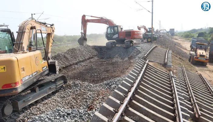 பொன்னேரி – கவரைப்பேட்டை ரயில் நிலையங்களுக்கு இடையே 2வது நாளாக தண்டவாள பராமரிப்பு பணிகள் தீவிரம்!