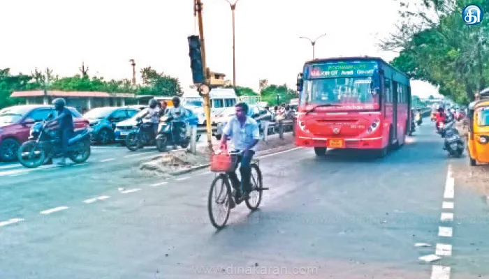 புழல் மத்திய சிறை அருகே செயல்படாத சிக்னலால் வாகன ஓட்டிகள் அவதி