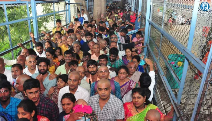 18 மணிநேரம் காத்திருந்து திருப்பதியில் பக்தர்கள் தரிசனம்