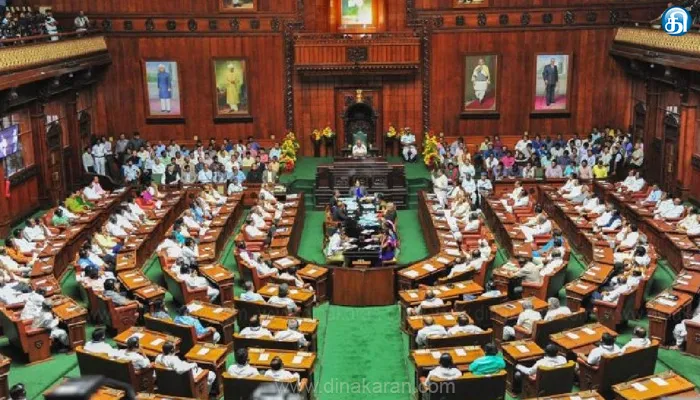 பேரவையில் சபாநாயகர் நோக்கி காகிதங்கள் வீச்சு; 49 எம்எல்ஏக்கள் அழகிகளின் வலையில் சிக்கினார்களா?.. பாஜக எம்எல்ஏக்களை கண்டித்த கர்நாடகா முதல்வர்