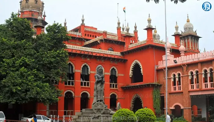 மாணவர்களிடம் அதிக கட்டணம் வசூலிப்பதை தடுக்க மருத்துவ கல்லூரிகள் கட்டண நிர்ணயத்தை உறுதி செய்ய வேண்டும்: ஐகோர்ட் உத்தரவு